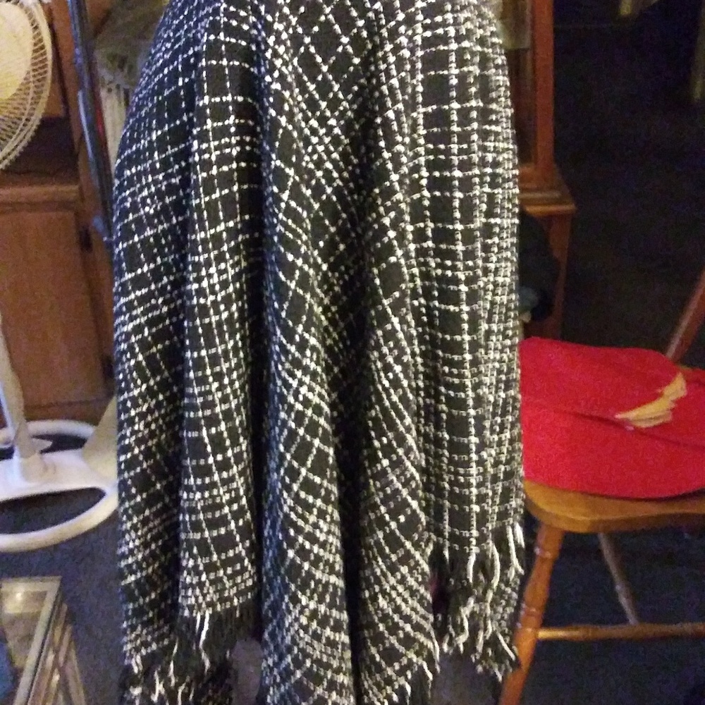poncho - Picture 3 of 3